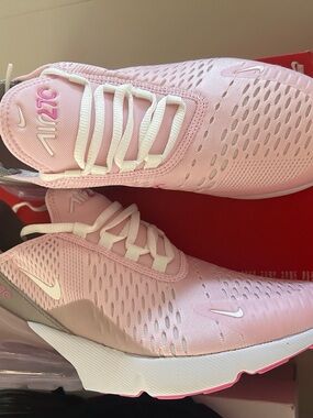 Nike Women’s Pink and White Air Max 270 Lightweight Sneakers